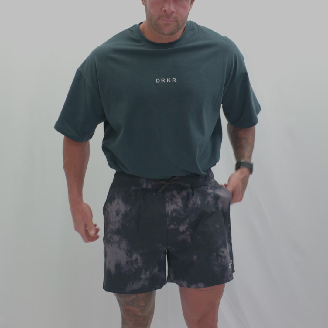 Video of a man in the Endure 5 inch Shorts and Endure tee showing the fit